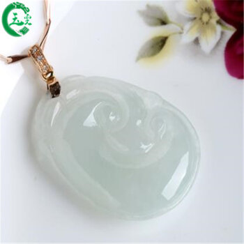 玉雯翡翠如意吊墜 典雅祥瑞的玉石掛件飾品