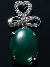 翡翠與瑪瑙 玉石飾品設(shè)計(jì)中的永恒魅力