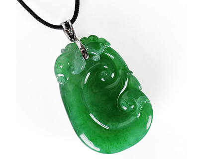 挑選翡翠玉石最實(shí)用的絕招 一看二摸三聽(tīng)，輕松鑒別真?zhèn)闻c品質(zhì)